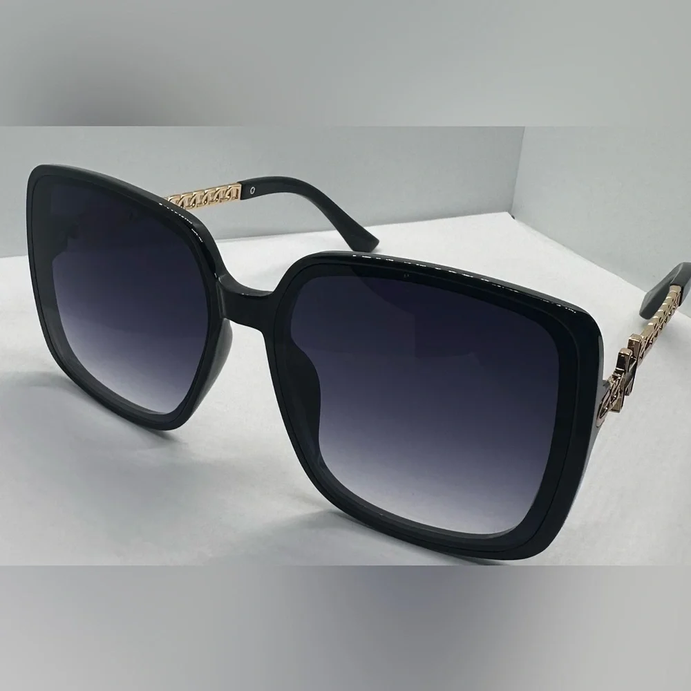 ✨🖤Chic Black Oversized Square Sunglasses w/ Gold Chain Detail | UV Protection✨